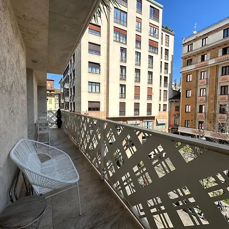 Fifty Eight Duomo Διαμέρισμα *